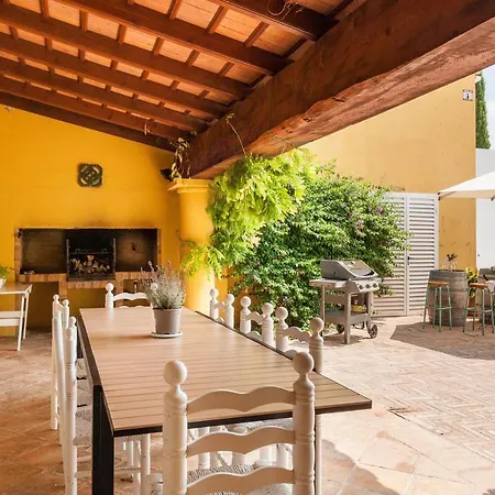 Holiday home Lidia Rural House *